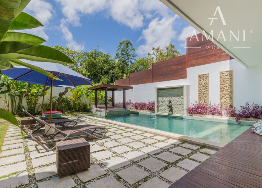 Moderná minimalistická 3-spálňová vila v Seminyak
