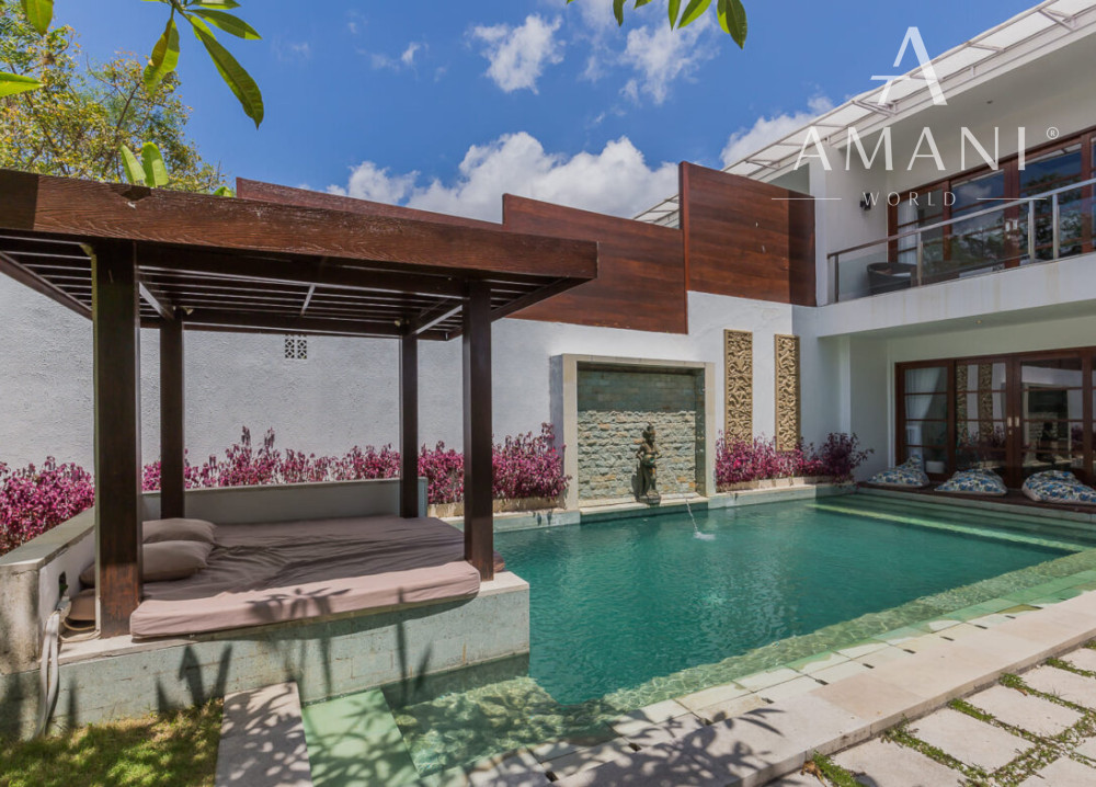 Moderná minimalistická 3-spálňová vila v Seminyak