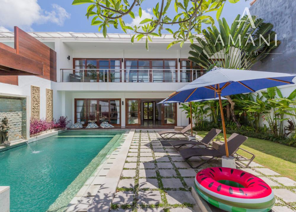 Moderná minimalistická 3-spálňová vila v Seminyak
