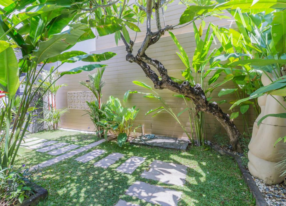 Moderná minimalistická 3-spálňová vila v Seminyak