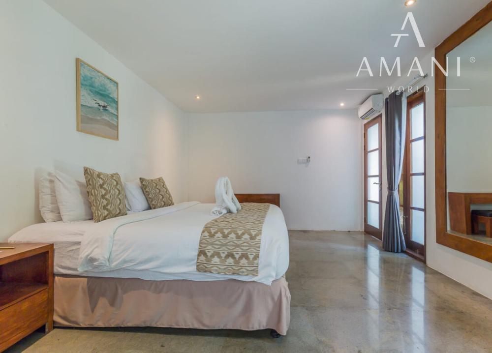 Moderná minimalistická 3-spálňová vila v Seminyak