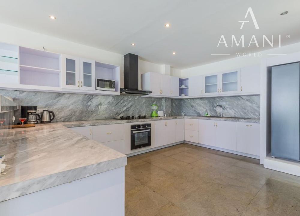 Moderná minimalistická 3-spálňová vila v Seminyak