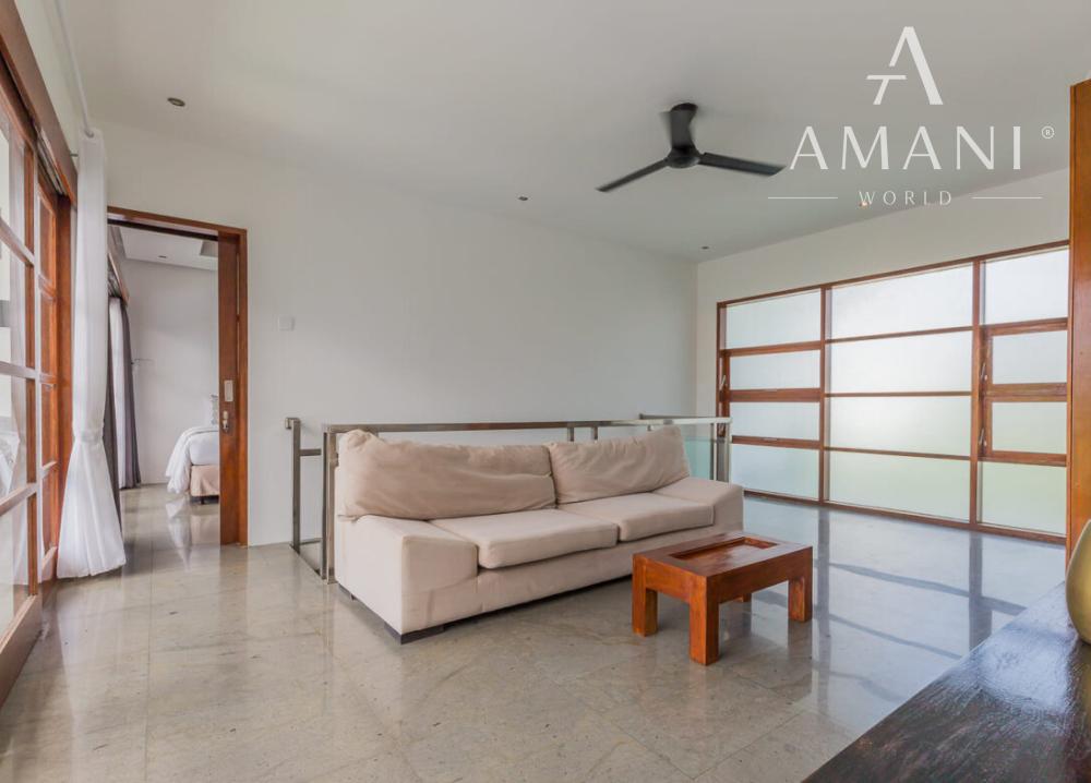 Moderná minimalistická 3-spálňová vila v Seminyak