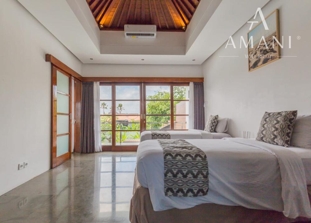 Moderná minimalistická 3-spálňová vila v Seminyak