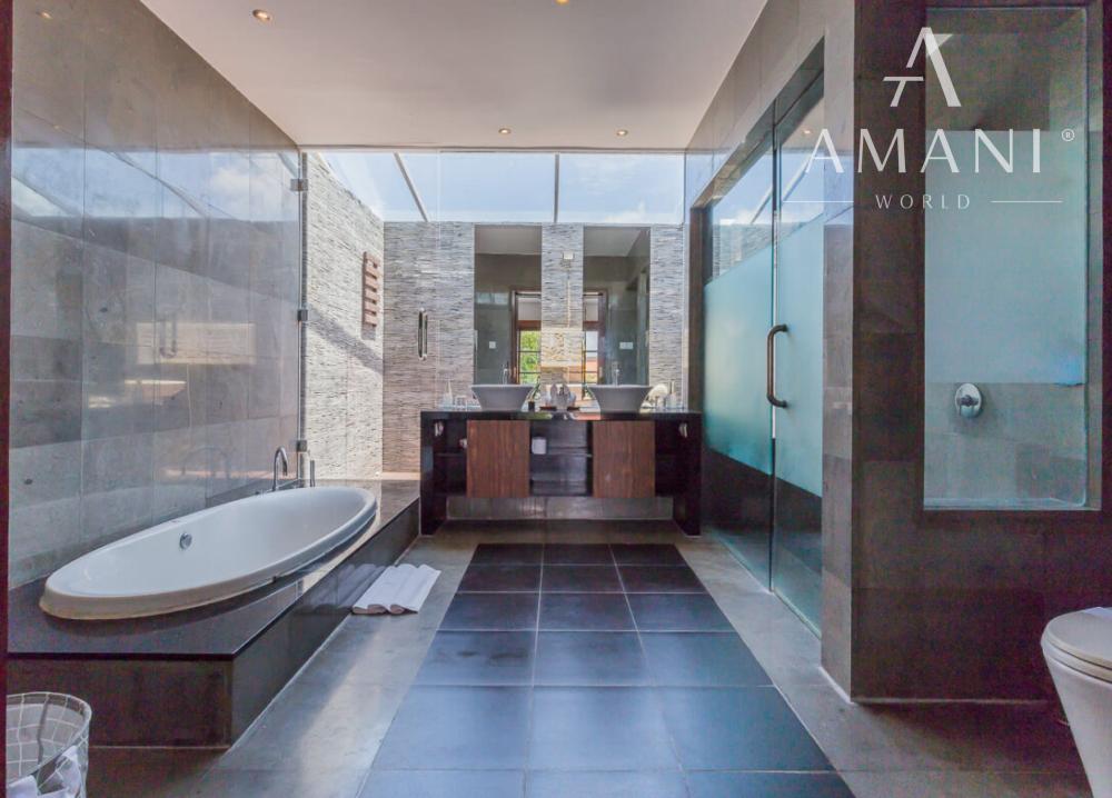 Moderná minimalistická 3-spálňová vila v Seminyak