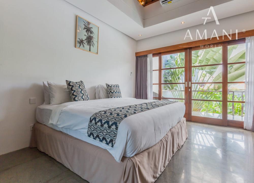 Moderná minimalistická 3-spálňová vila v Seminyak