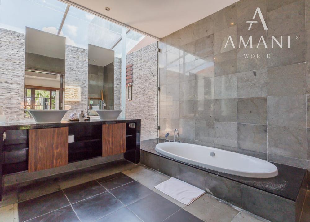 Moderná minimalistická 3-spálňová vila v Seminyak