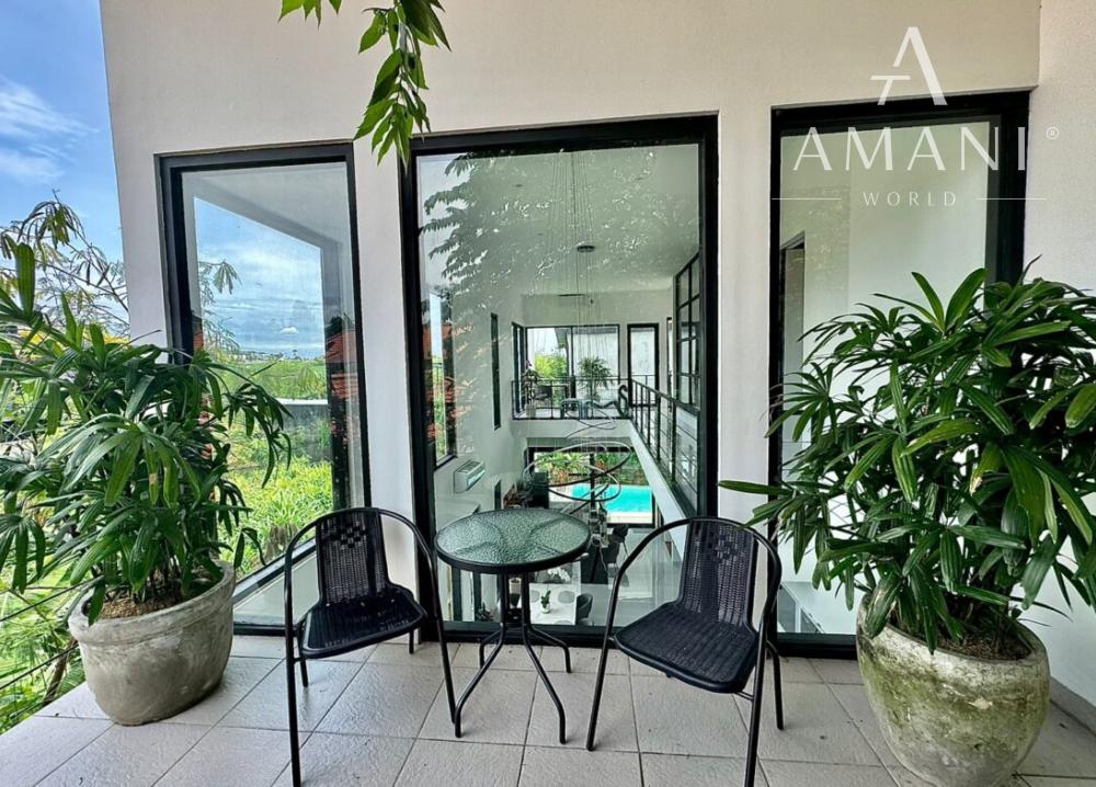 Moderná vila s malebným výhľadom v Tumbak Bayuh