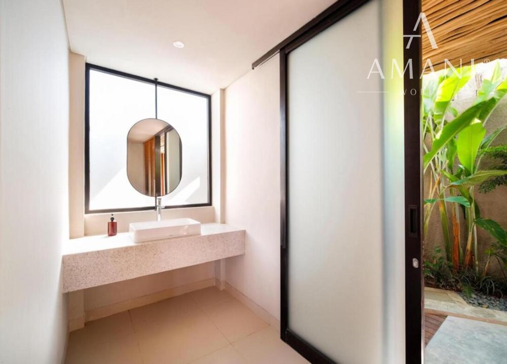 Moderná vila len pár krokov od pláže neďaleko Canggu