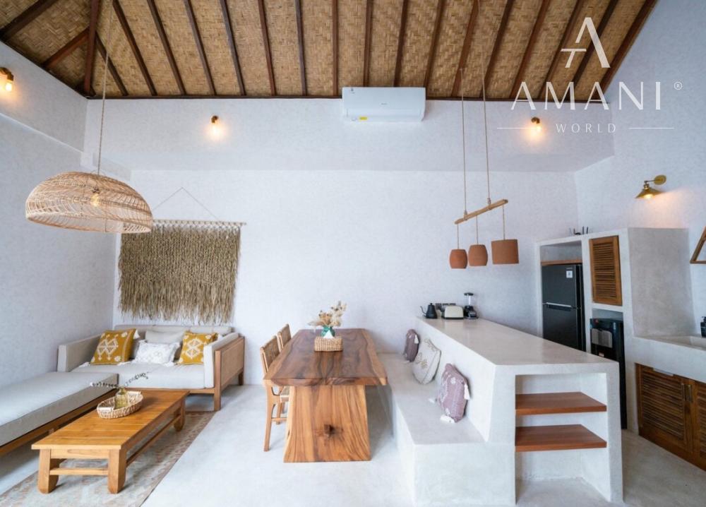 Útulná minimalistická 1-izbová vila na pláži v Kedungu