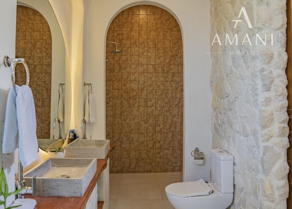 Trojspálňová vila v stredomorskom štýle v kopcoch Jimbaran