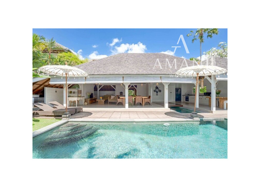 Tradičná balijská vila s tromi spálňami v Berawa