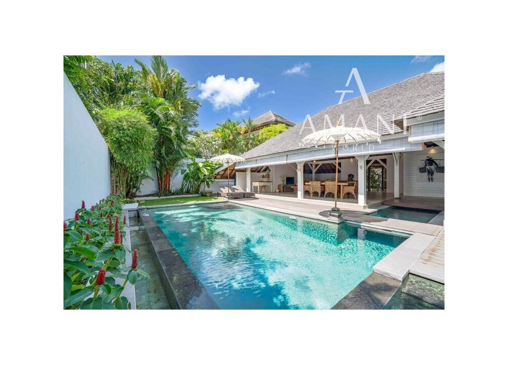 Tradičná balijská vila s tromi spálňami v Berawa