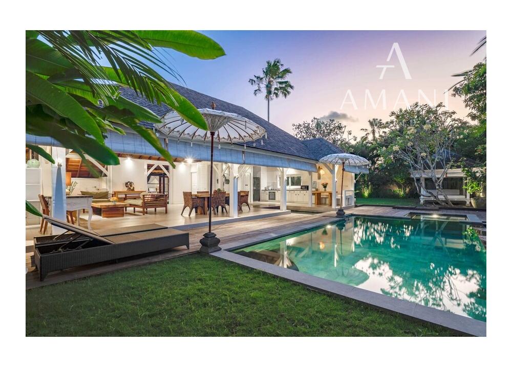 Tradičná balijská vila s tromi spálňami v Berawa