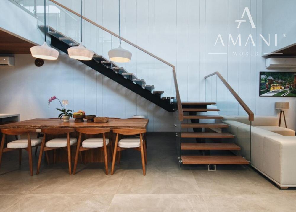 Nová moderná trojspálňová vila so strešnou terasou v Canggu