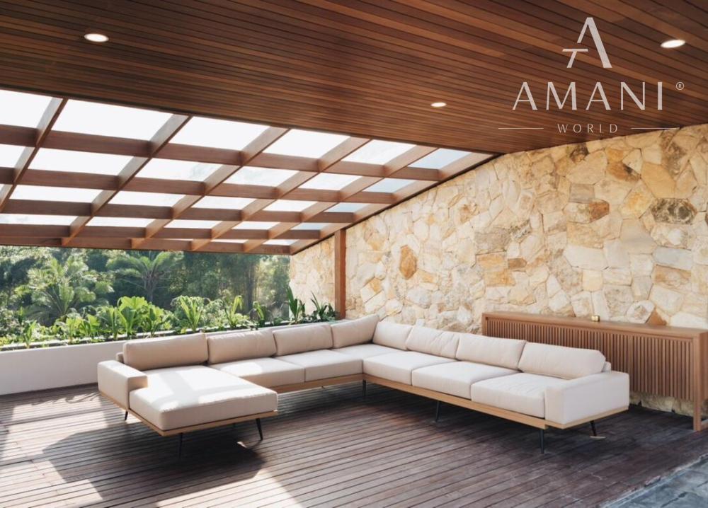 Nová moderná trojspálňová vila so strešnou terasou v Canggu