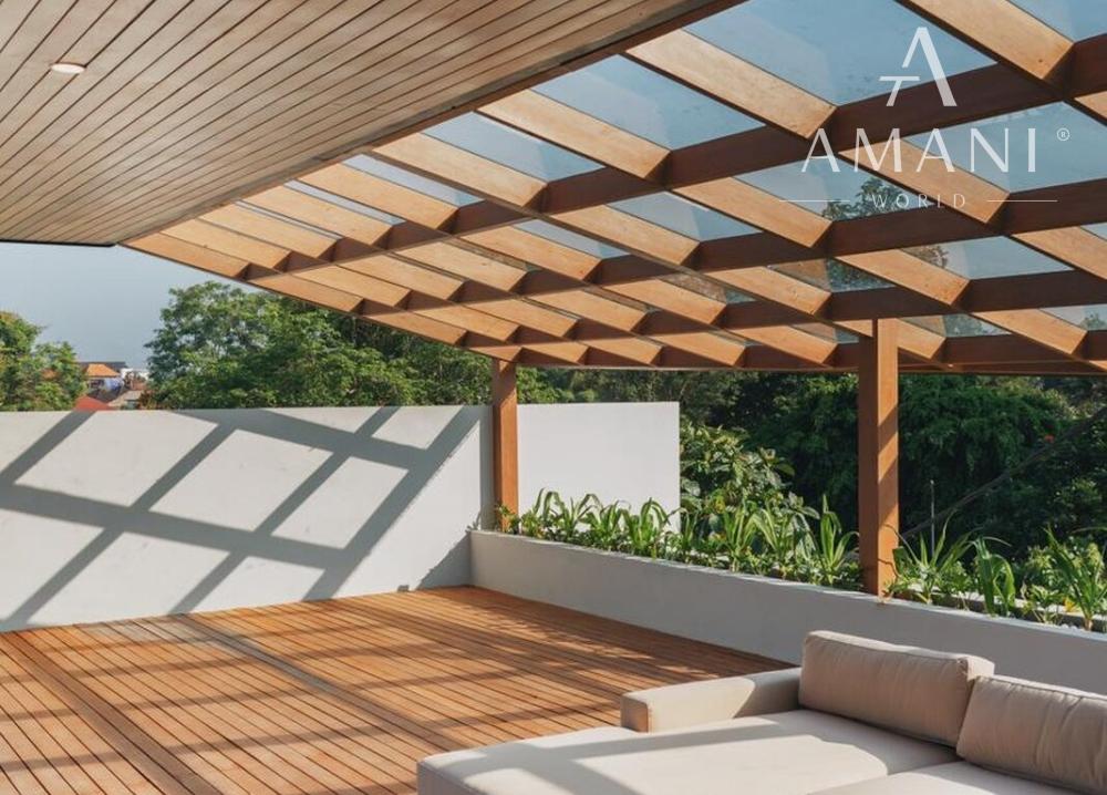 Nová moderná trojspálňová vila so strešnou terasou v Canggu