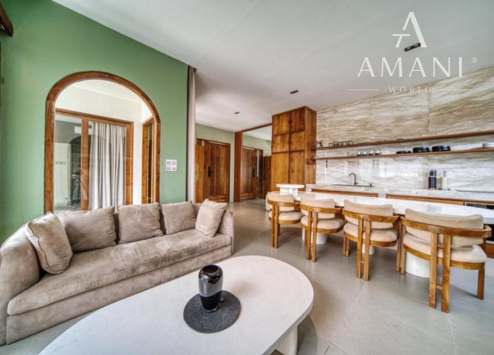 Tropická vila s 3 spálňami a strešnou terasou v Tumbak Bayuh