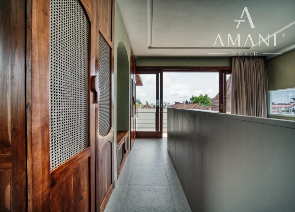 Tropická vila s 3 spálňami a strešnou terasou v Tumbak Bayuh