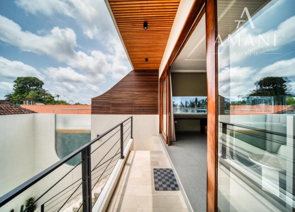 Tropická vila s 3 spálňami a strešnou terasou v Tumbak Bayuh