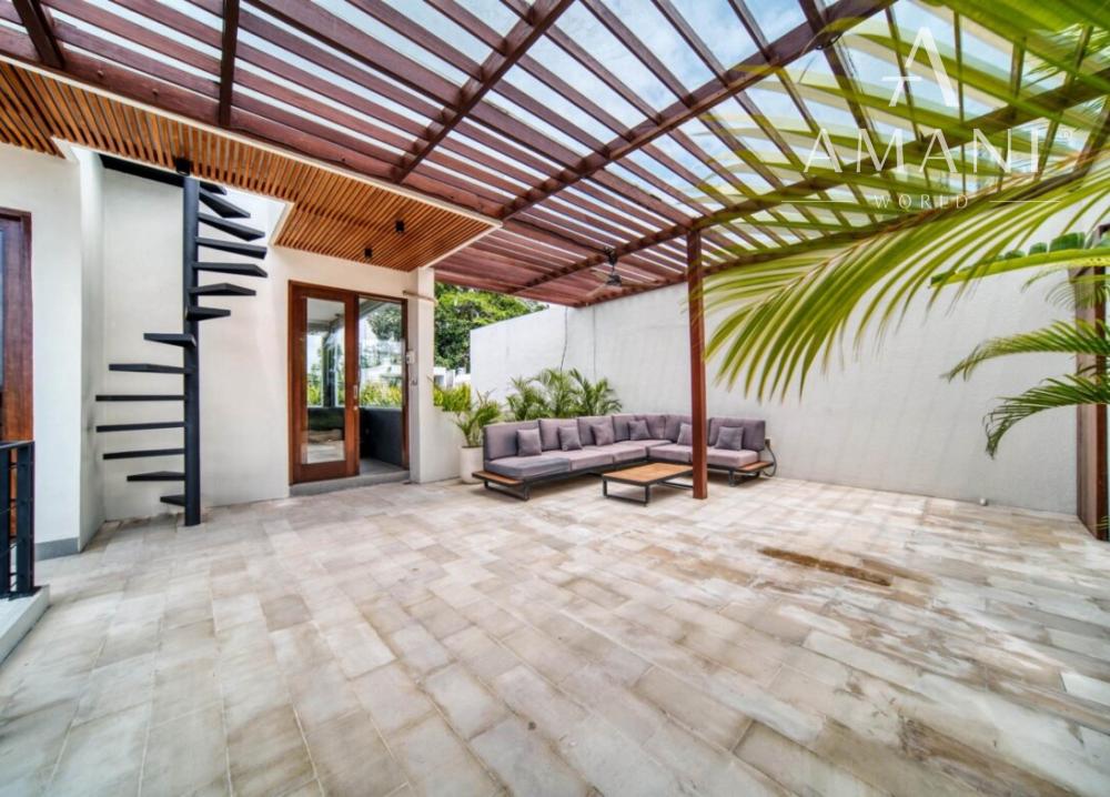 Tropická vila s 3 spálňami a strešnou terasou v Tumbak Bayuh