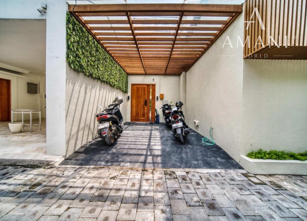 Tropická vila s 3 spálňami a strešnou terasou v Tumbak Bayuh