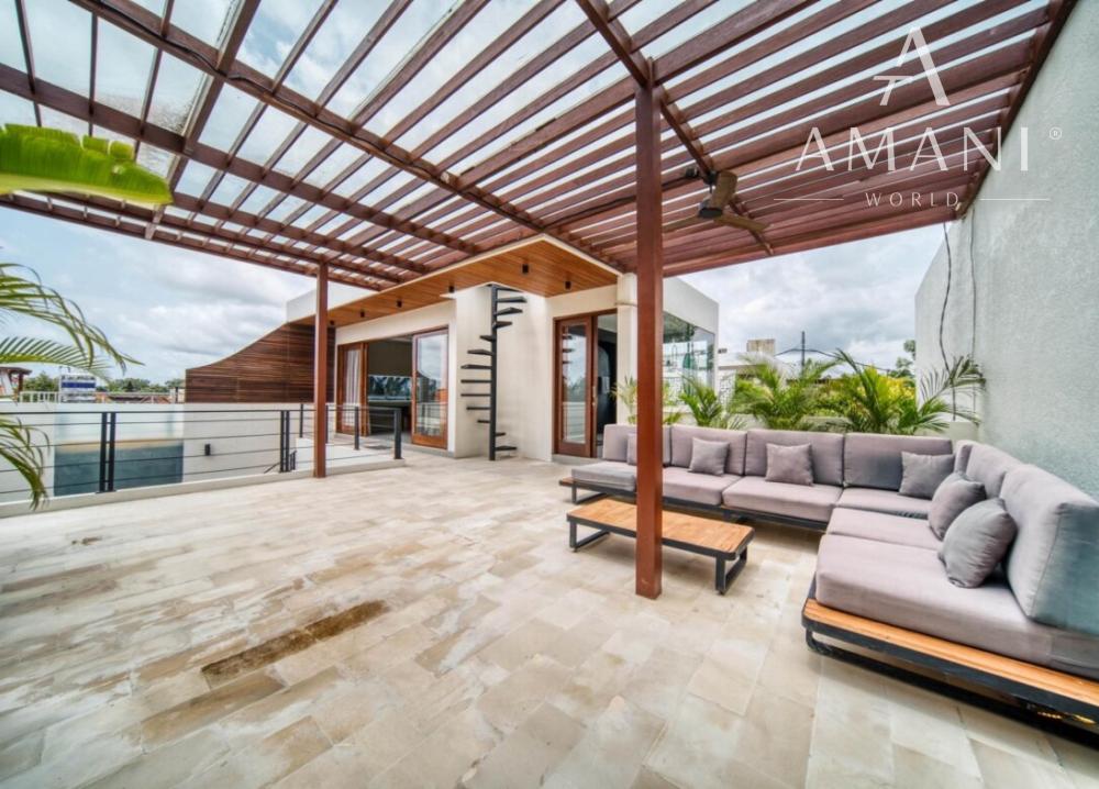 Tropická vila s 3 spálňami a strešnou terasou v Tumbak Bayuh