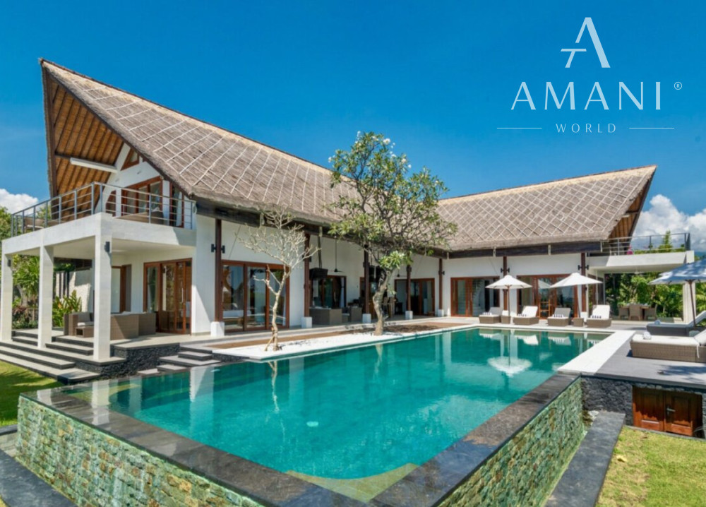 Plážová vila na útese s výhľadom na oceán v severnom Bali