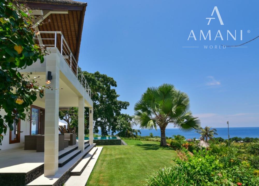 Plážová vila na útese s výhľadom na oceán v severnom Bali