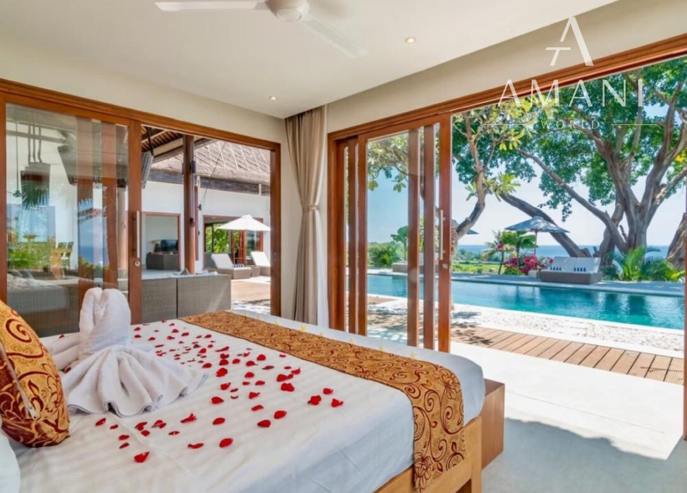 Plážová vila na útese s výhľadom na oceán v severnom Bali