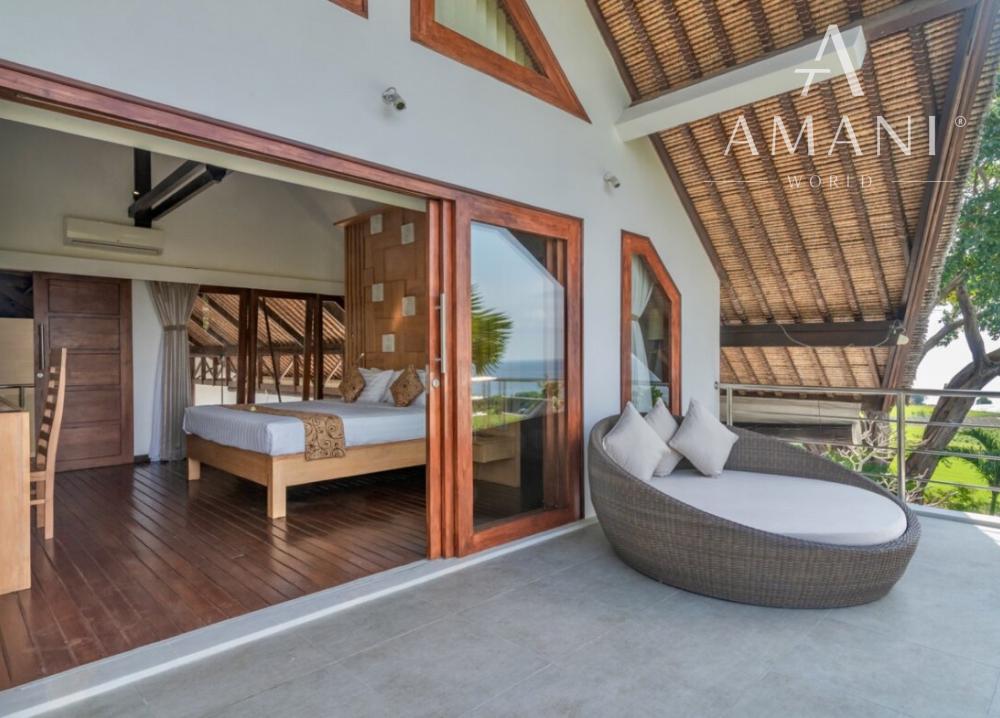 Plážová vila na útese s výhľadom na oceán v severnom Bali