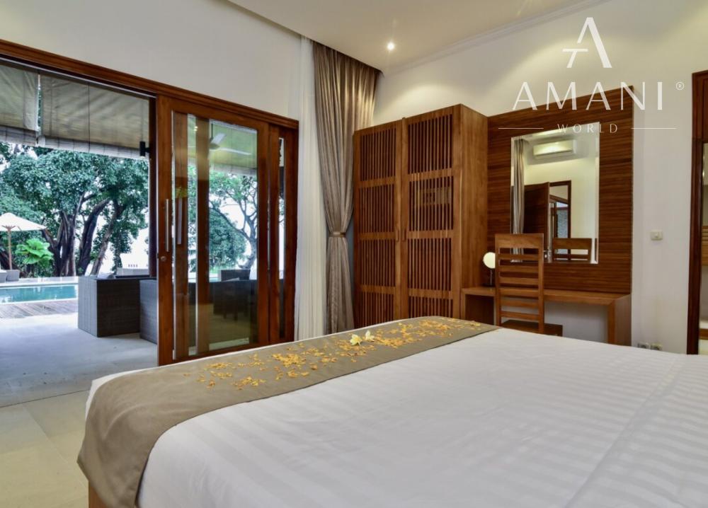 Plážová vila na útese s výhľadom na oceán v severnom Bali