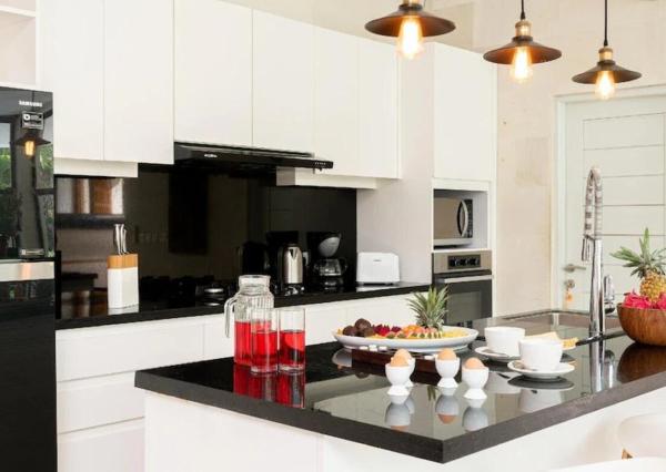 Elegantná 4-spálňová vila v srdci Seminyaku