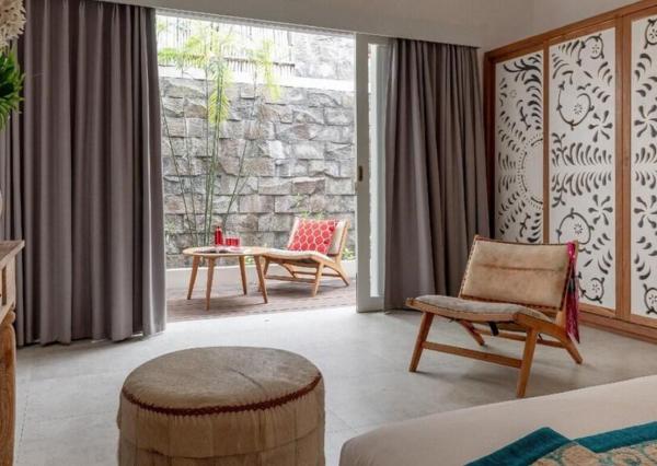 Elegantná 4-spálňová vila v srdci Seminyaku