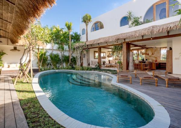 Tropický raj – Elegantná 5-spálňová vila s moderným nádychom