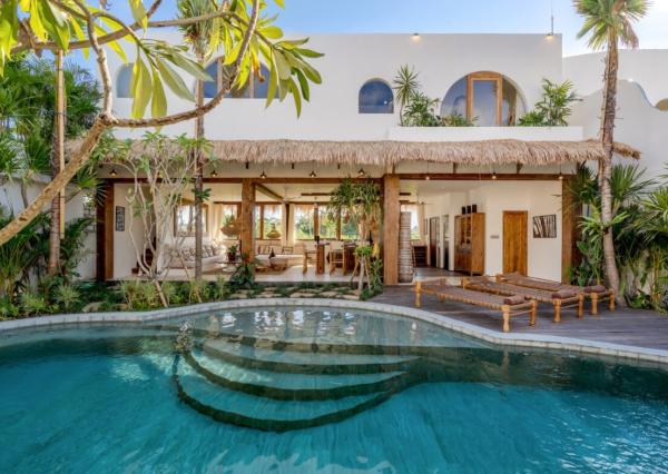 Tropický raj – Elegantná 5-spálňová vila s moderným nádychom