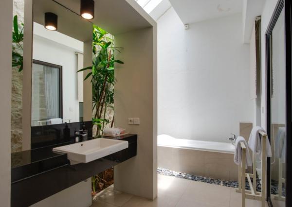 Tropická 2-spálňová vila vo výnimočnej lokalite Seminyaku