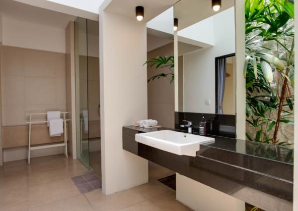 Tropická 2-spálňová vila vo výnimočnej lokalite Seminyaku