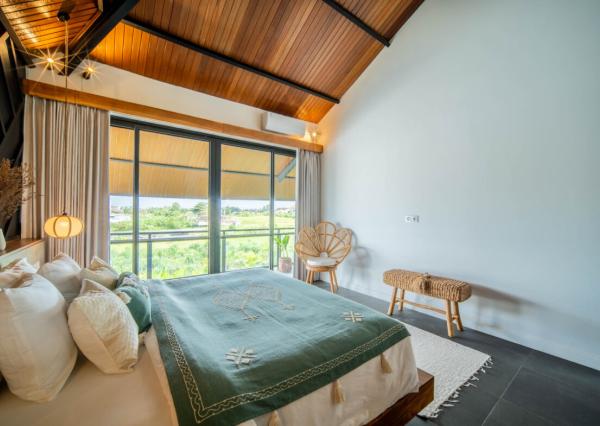 Tropicko-japonská 3-spálňová vila v Tumbak Bayuh