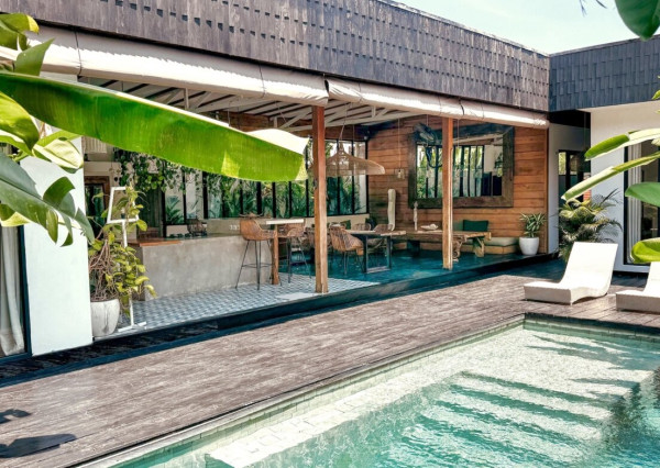 Štýlová 3-spálňová vila len pár minút od pláže