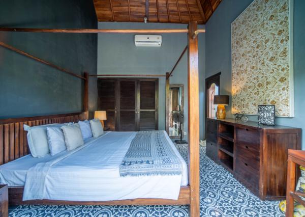 Vila s balijským nádychom a detailmi z teakového dreva