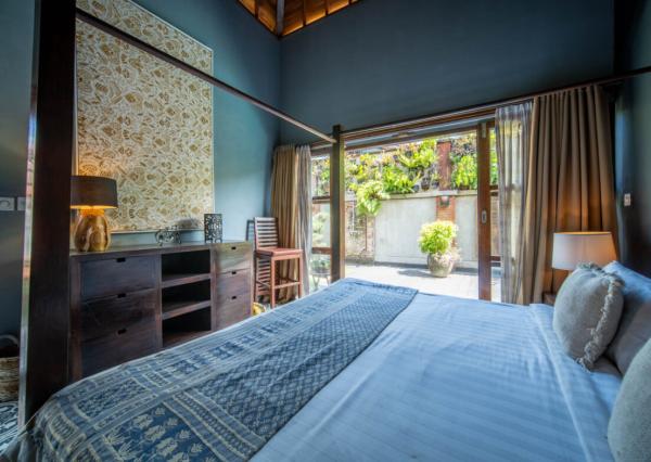 Vila s balijským nádychom a detailmi z teakového dreva