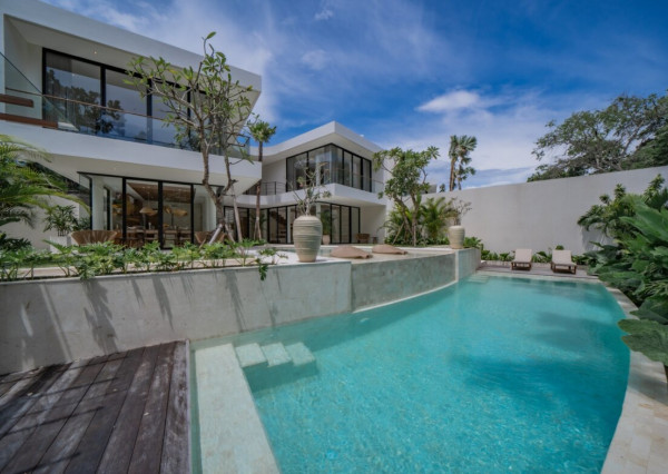 Luxusná 4-spálňová vila s kinosálou