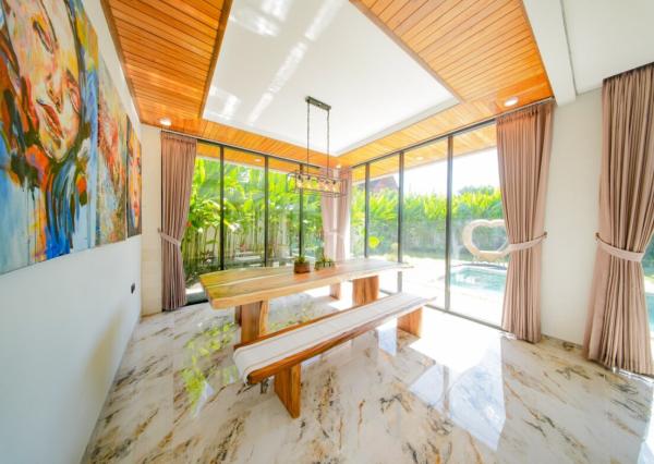 Moderná päťspálňová rodinná vila v pokojnej časti Ubud