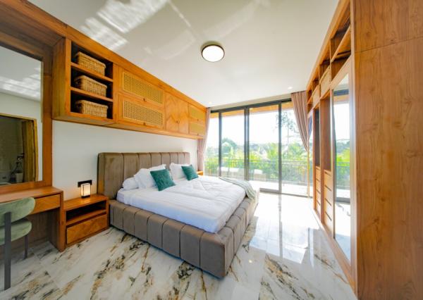 Moderná päťspálňová rodinná vila v pokojnej časti Ubud