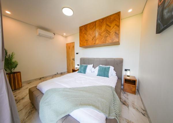 Moderná päťspálňová rodinná vila v pokojnej časti Ubud