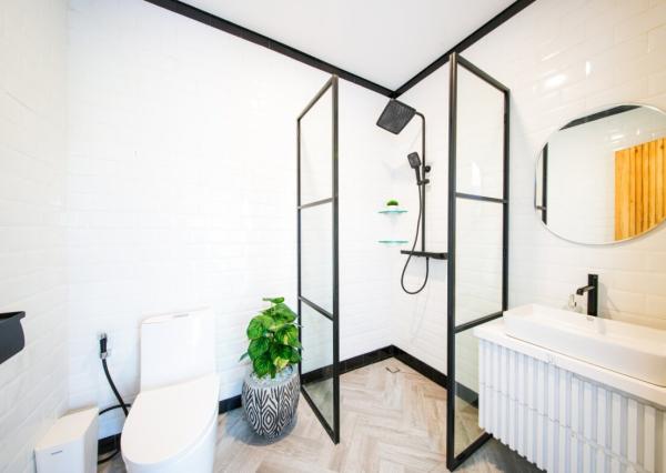 Moderná päťspálňová rodinná vila v pokojnej časti Ubud