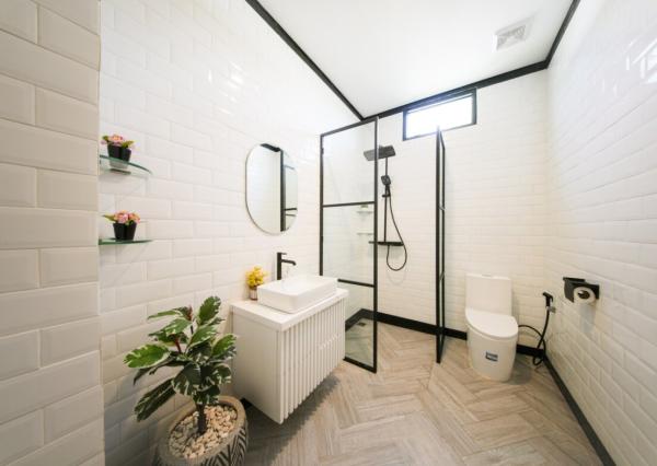 Moderná päťspálňová rodinná vila v pokojnej časti Ubud