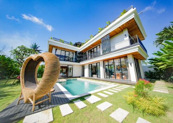 Moderná päťspálňová rodinná vila v pokojnej časti Ubud