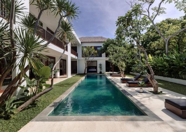 Rozľahlá dizajnová vila so 4 spálňami pri pláži Petitenget